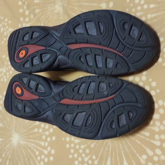 Merrell walking slip-on shoes size 8 brown - Picture 5 of 5